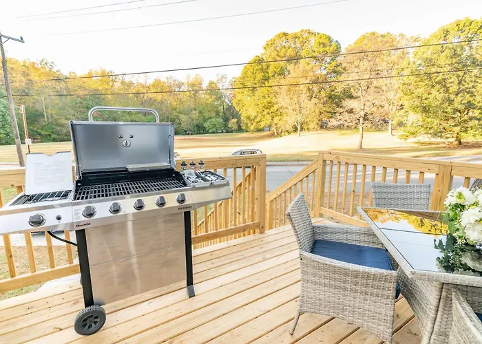 King Beds Hot Tub Arcade Gas Grill Firepit Winston-Salem