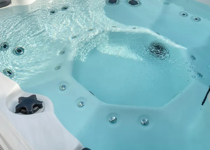 Holiday home King Beds Hot Tub Arcade Gas Grill Firepit Winston-Salem
